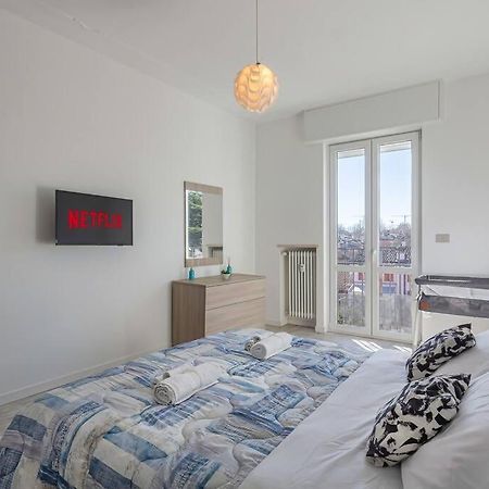 Garda Lake View Apartment Дезенцано-дель-Гарда Экстерьер фото