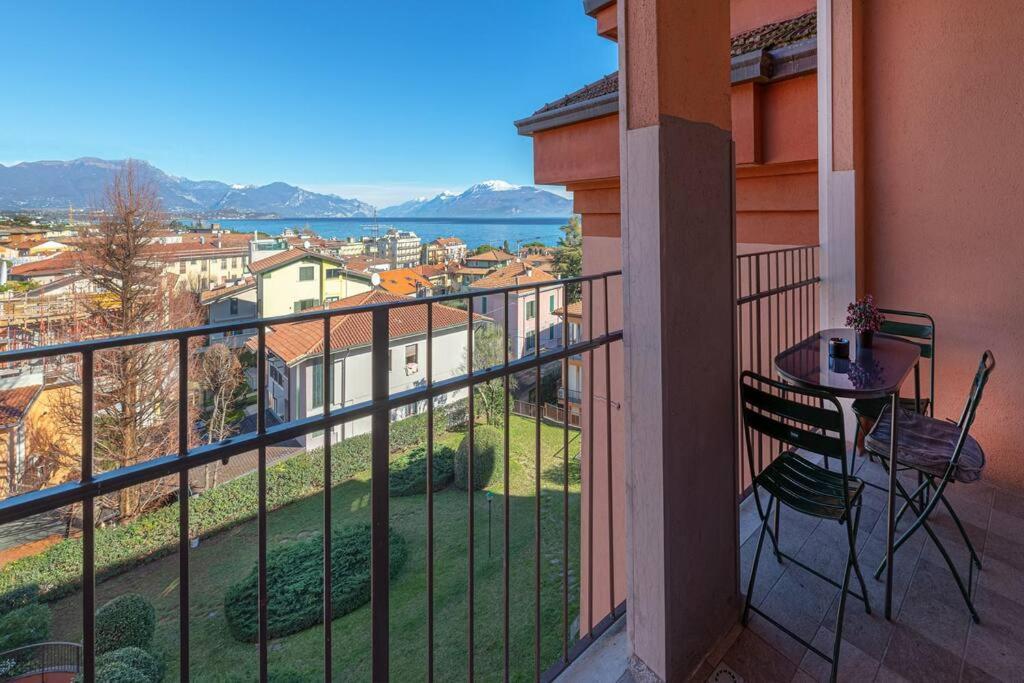 Garda Lake View Apartment Дезенцано-дель-Гарда Экстерьер фото